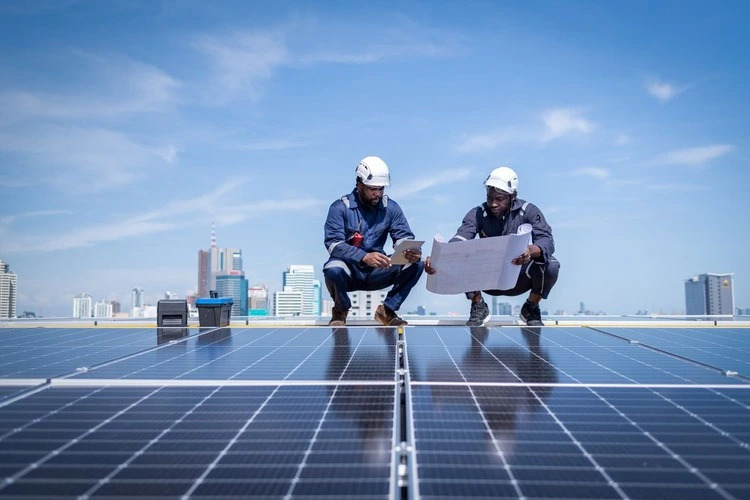 solar-panel-installers-1
